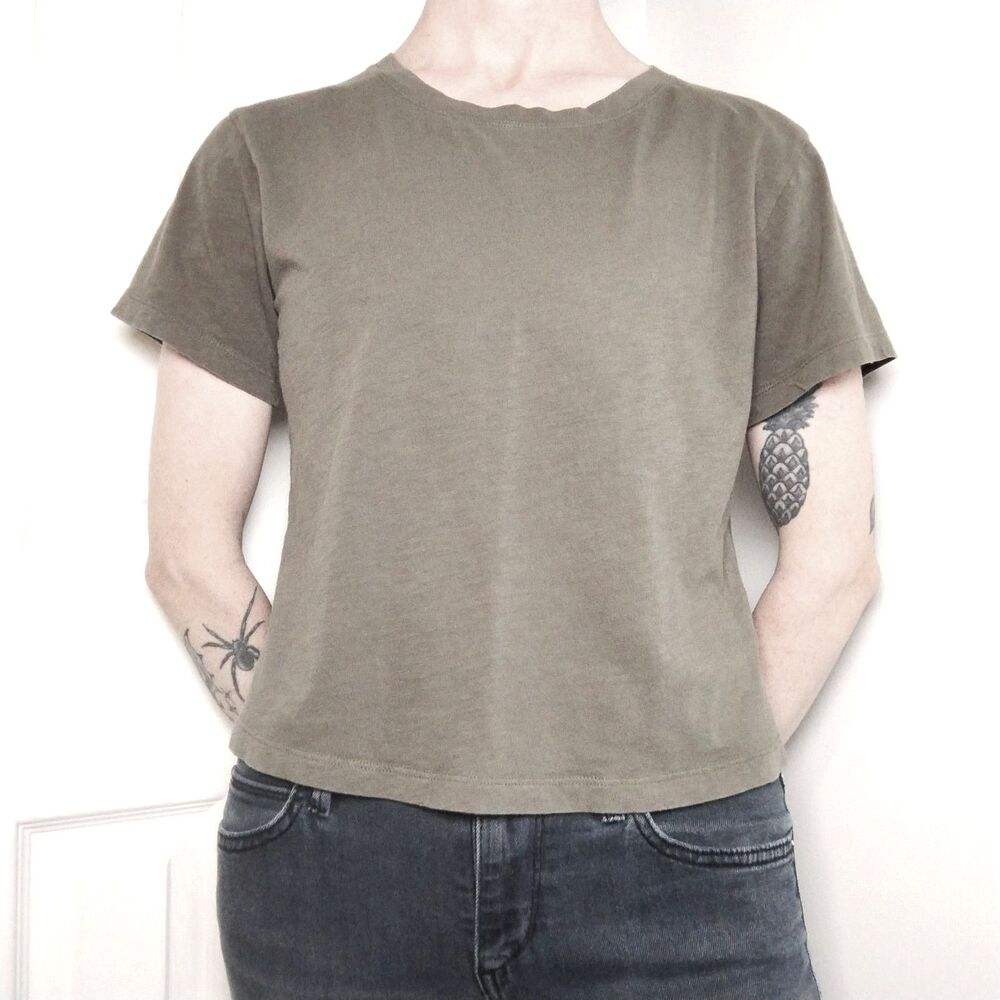 Athleta Crop Tee Size Small Olive Green